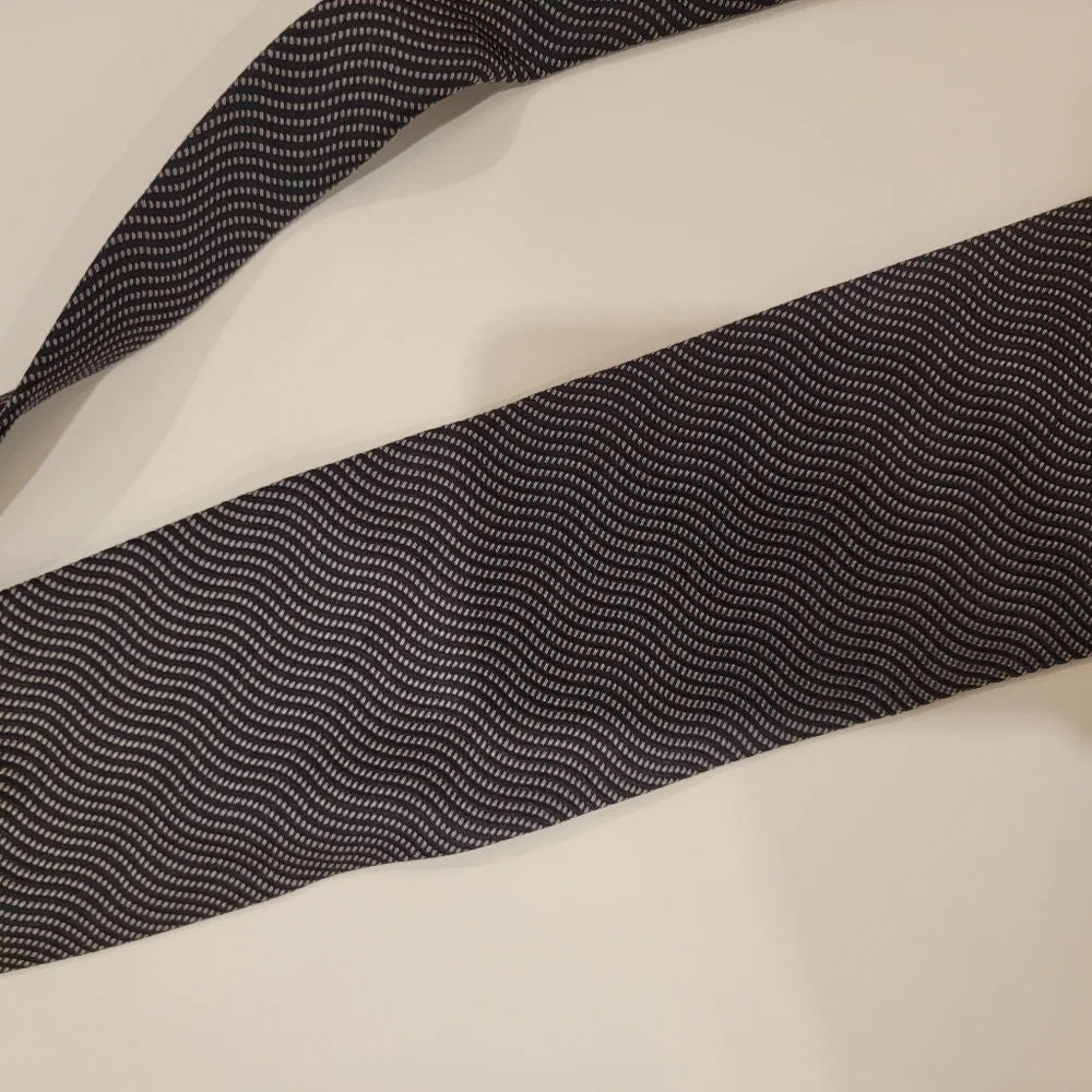 Calvin Klein 100% Silk Tie Black and white squiggly lines‎
